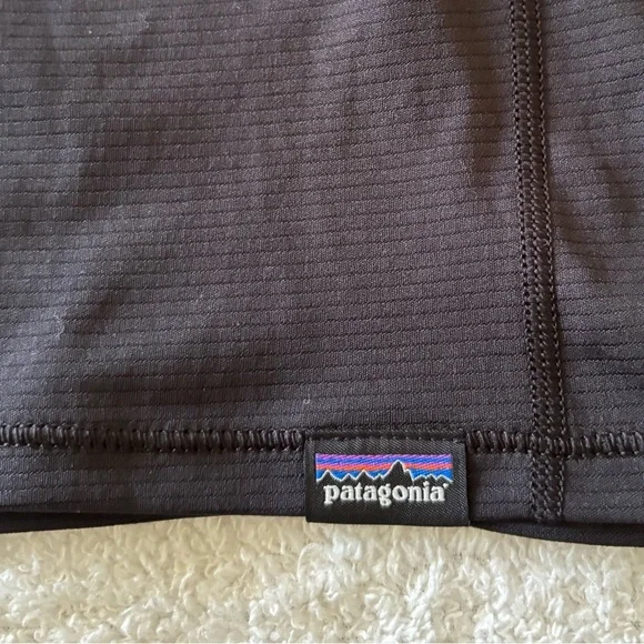 Patagonia Women's Black Short Sleeve Tee Size Small - Picture 8 of 10